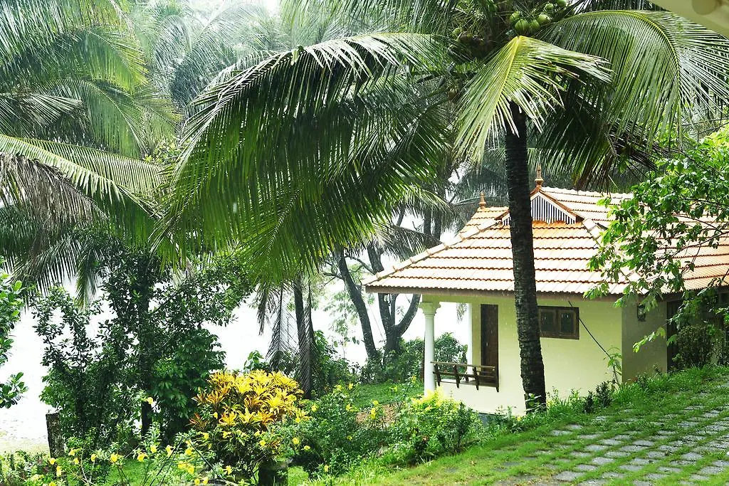 Soma Birds Lagoon Hotel Kotamangalam Resort
