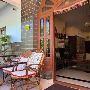 Bed & Breakfast Jungle Castle