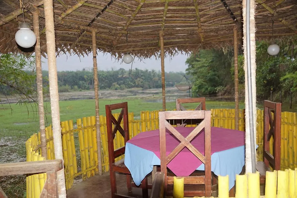 *** Resort Soma Birds Lagoon Otel Kotamangalam Hindistan